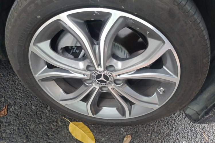 Used Mercedes-Benz E-Class 2023 E 300 L Sporty and Stylish Model Right Front Wheel Hub