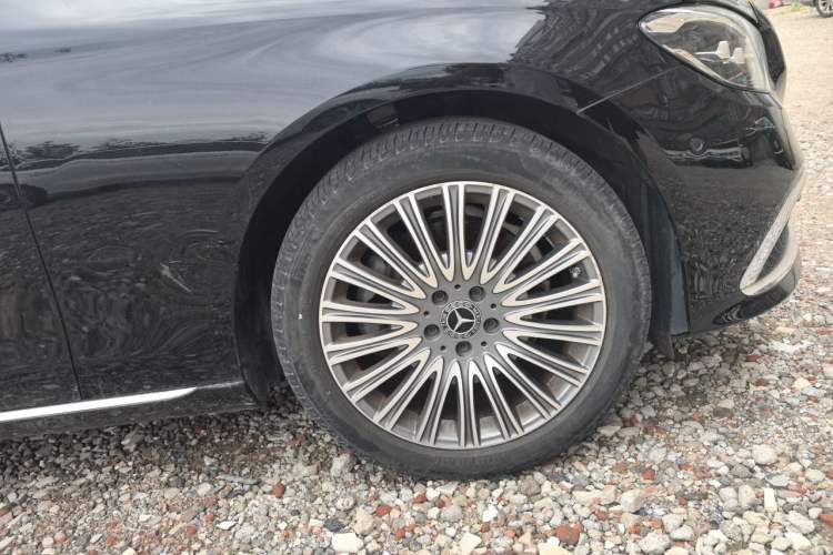 Used Mercedes-Benz E-Class 2023 Updated E 300 L Fashion Edition Right Front Wheel Hub