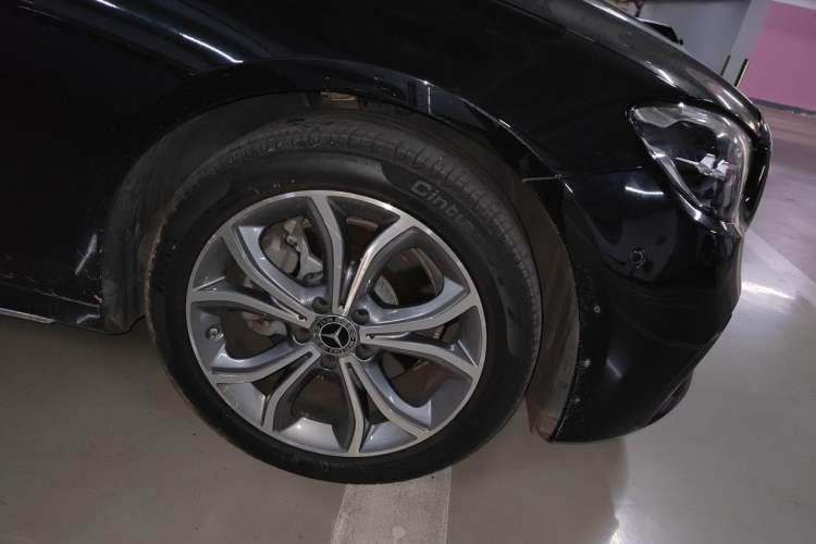 Used Mercedes-Benz E-Class 2023 E 300 L Stylish Model Right Front Wheel Hub