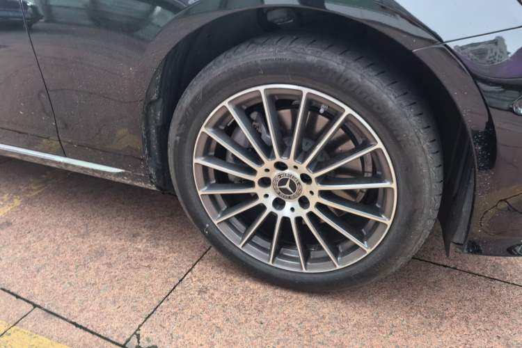 Used Mercedes-Benz E-Class 2023 E 260 L Right Front Wheel Hub