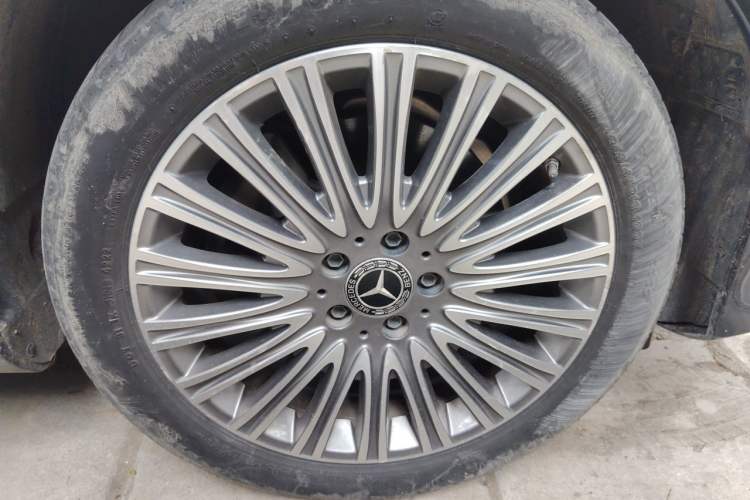 Used Mercedes-Benz E-Class 2023 E 260 L Right Front Wheel Hub