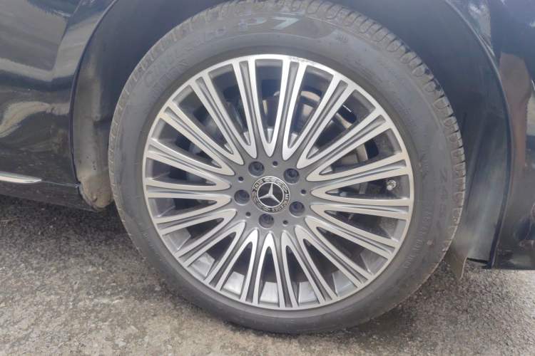 Used Mercedes-Benz E-Class 2023 E 300 L Stylish Model Right Front Wheel Hub
