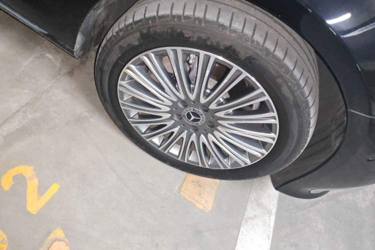 Used Mercedes-Benz E-Class 2023 Updated E 300 L Fashion Edition Right Front Wheel Hub