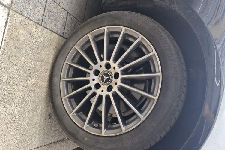 Used Mercedes-Benz E-Class 2023 E 260 L Right Front Wheel Hub
