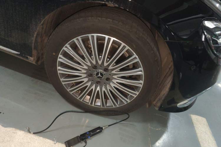 Used Mercedes-Benz E-Class 2023 Updated E 300 L Luxury Edition Right Front Wheel Hub