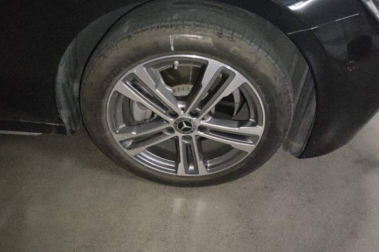 Used Mercedes-Benz E-Class 2023 E 260 L Right Front Wheel Hub