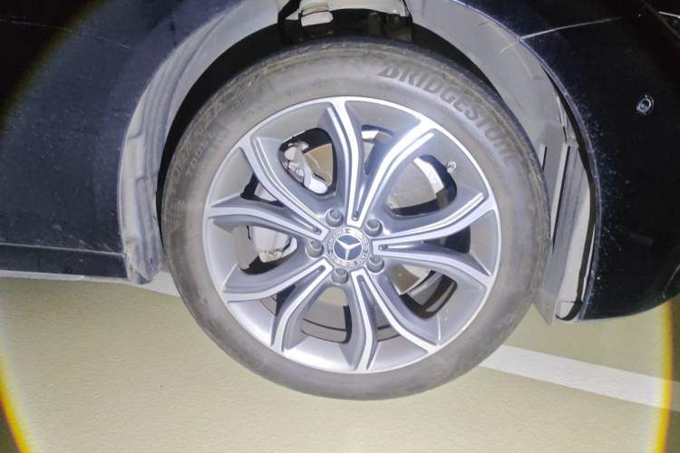 Used Mercedes-Benz E-Class 2023 E 300 L Sporty and Stylish Model Right Front Wheel Hub