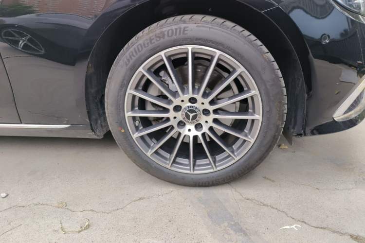 Used Mercedes-Benz E-Class 2023 E 260 L Right Front Wheel Hub