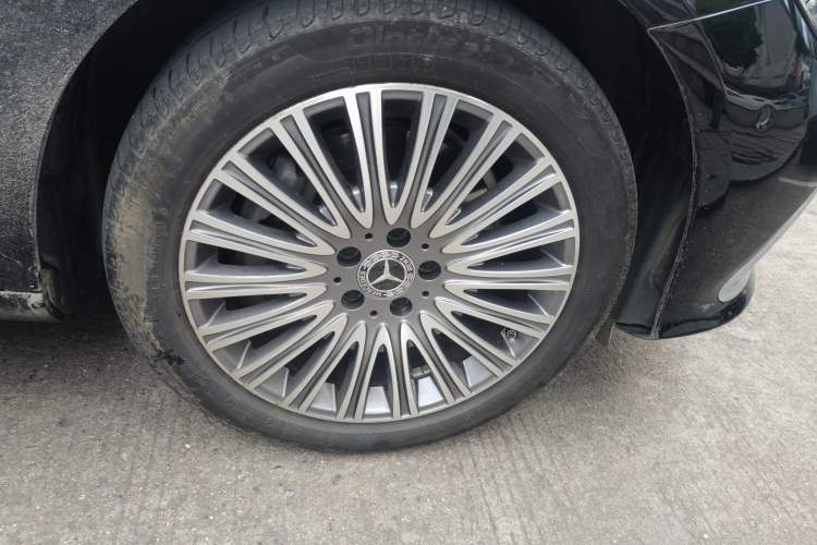 Used Mercedes-Benz E-Class 2023 E 300 L Stylish Model Right Front Wheel Hub