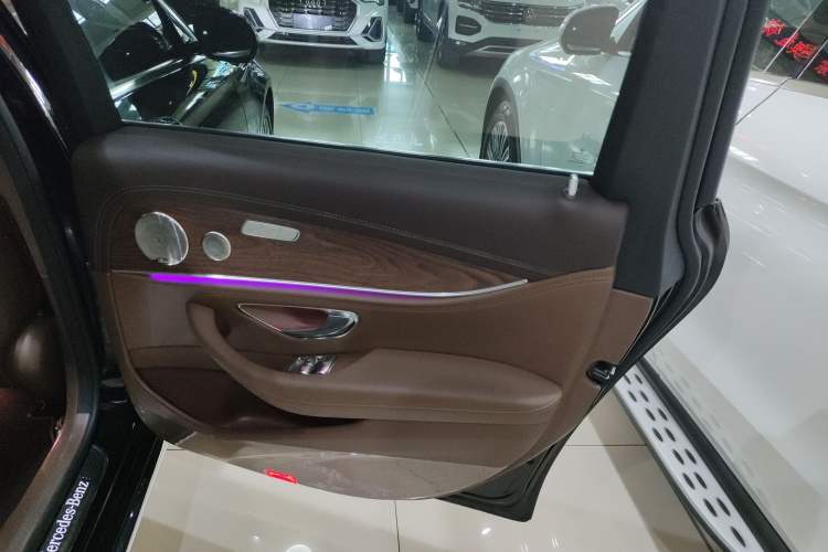 Used Mercedes-Benz E-Class 2023 Updated E 300 L Fashion Edition Right Rear Door Interior