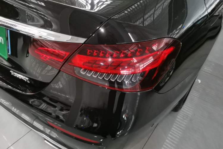Used Mercedes-Benz E-Class 2023 Updated E 300 L Luxury Edition Right Rear Taillight