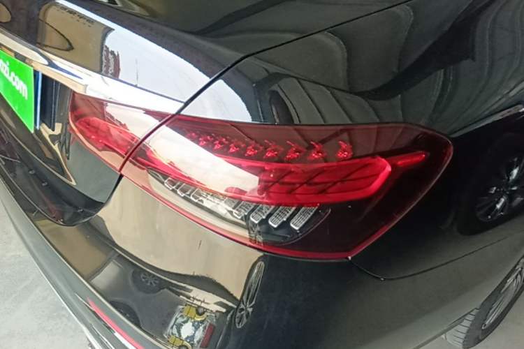 Used Mercedes-Benz E-Class 2023 Updated E 300 L Fashion Edition Right Rear Taillight