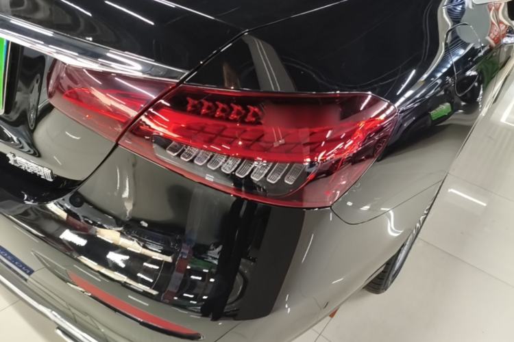 Used Mercedes-Benz E-Class 2023 Updated E 300 L Luxury Edition Right Rear Taillight