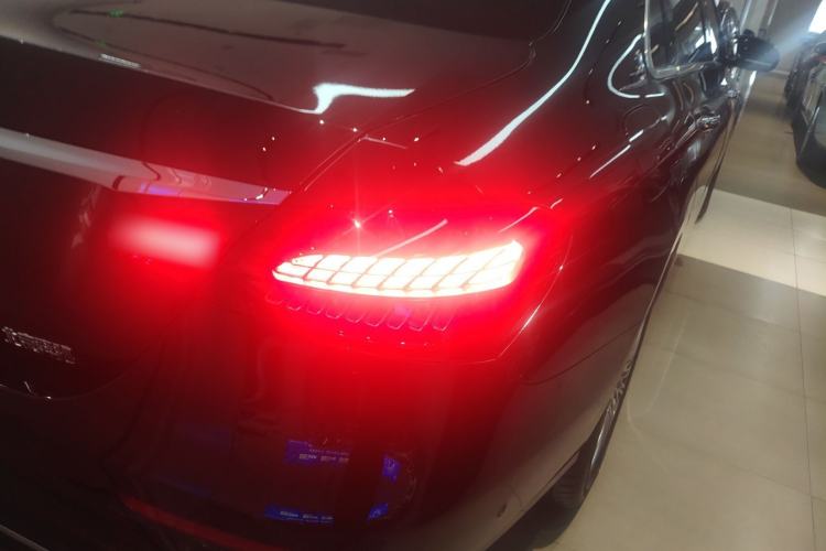Used Mercedes-Benz E-Class 2023 Updated E 300 L Fashion Edition Right Rear Taillight