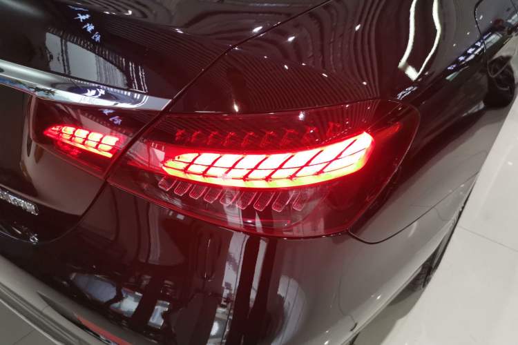 Used Mercedes-Benz E-Class 2023 E 300 L Luxury Model Right Rear Taillight