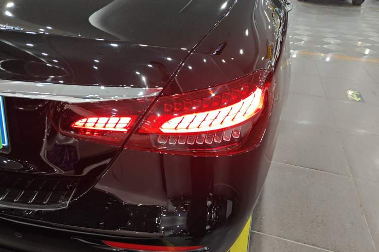 Used Mercedes-Benz E-Class 2023 Facelift E 260 L Right Rear Taillight
