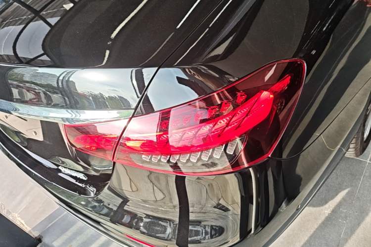 Used Mercedes-Benz E-Class 2023 E 300 L Luxury Model Right Rear Taillight