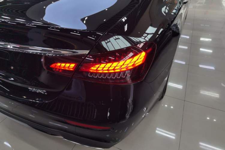 Used Mercedes-Benz E-Class 2023 Restyled E 300 L Sport Luxury Edition Right Rear Taillight