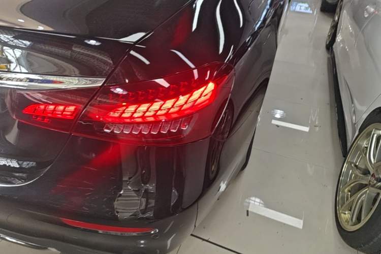 Used Mercedes-Benz E-Class 2023 Restyled E 300 L Sporty and Stylish Edition Right Rear Taillight