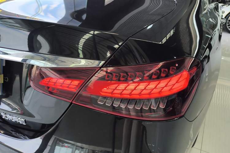 Used Mercedes-Benz E-Class 2023 Updated E 300 L Fashion Edition Right Rear Taillight