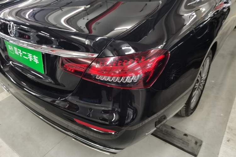 Used Mercedes-Benz E-Class 2023 Updated E 300 L Luxury Edition Right Rear Taillight