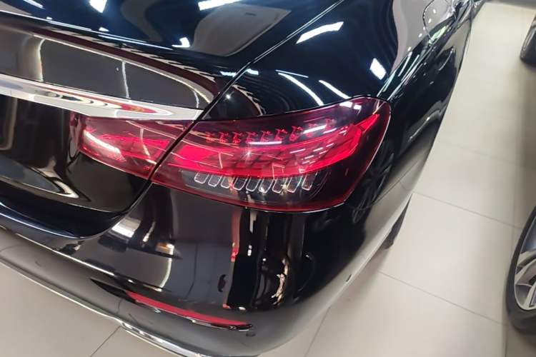Used Mercedes-Benz E-Class 2023 E 260 L 4MATIC Right Rear Taillight