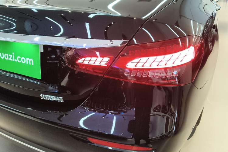 Used Mercedes-Benz E-Class 2023 Updated E 300 L Fashion Edition Right Rear Taillight
