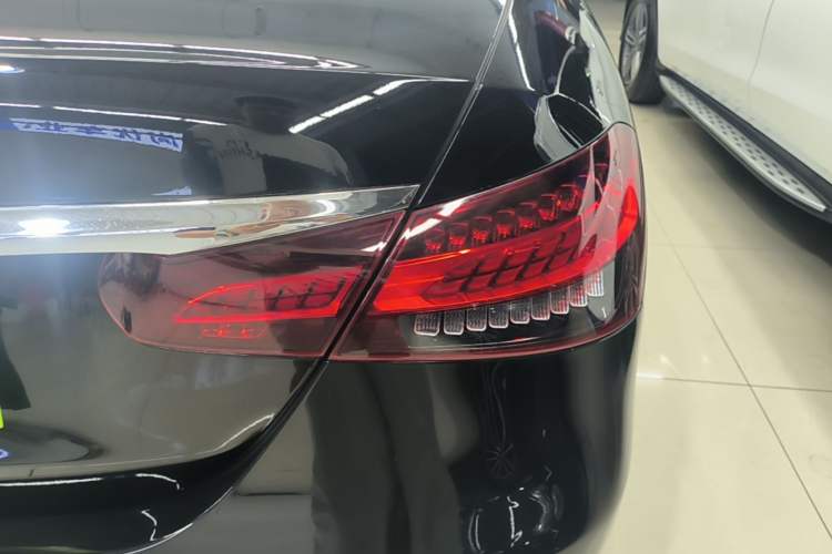 Used Mercedes-Benz E-Class 2023 E 300 L Sporty and Stylish Model Right Rear Taillight