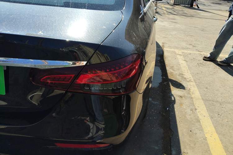 Used Mercedes-Benz E-Class 2023 Restyled E 300 L Sport Luxury Edition Right Rear Taillight