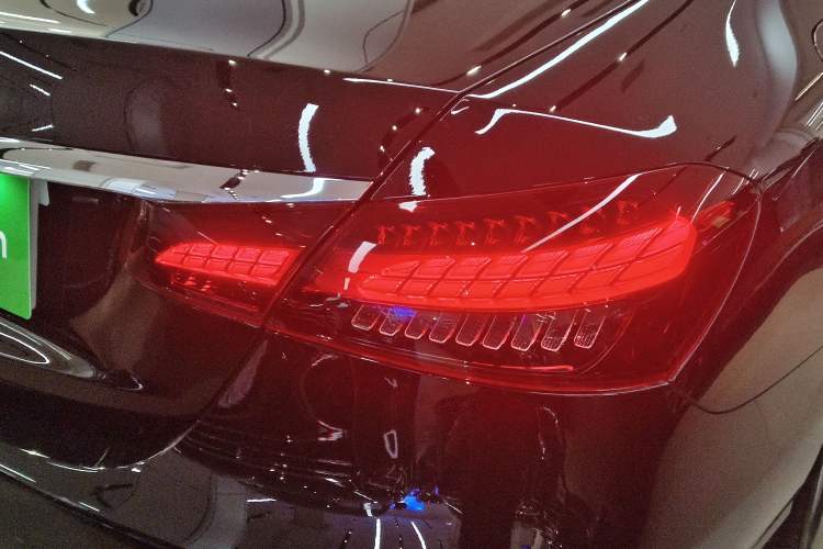 Used Mercedes-Benz E-Class 2023 Updated E 300 L Fashion Edition Right Rear Taillight
