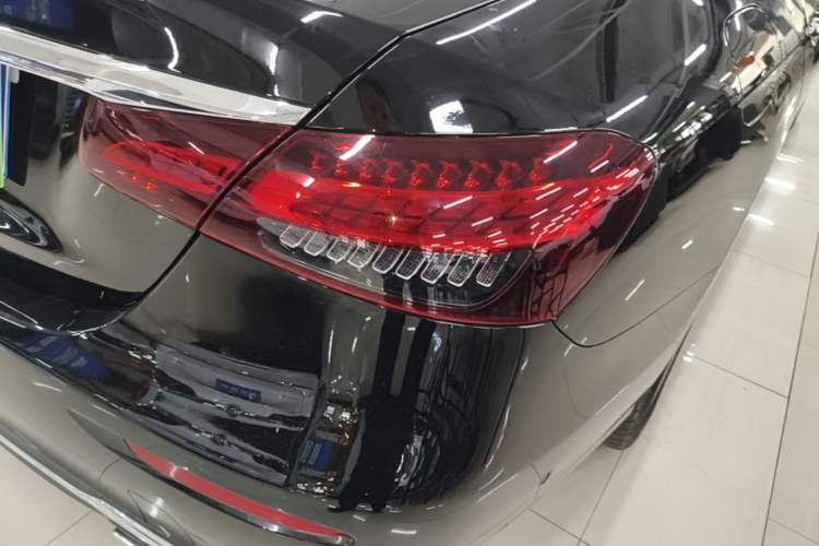 Used Mercedes-Benz E-Class 2023 E 300 L Luxury Model Right Rear Taillight