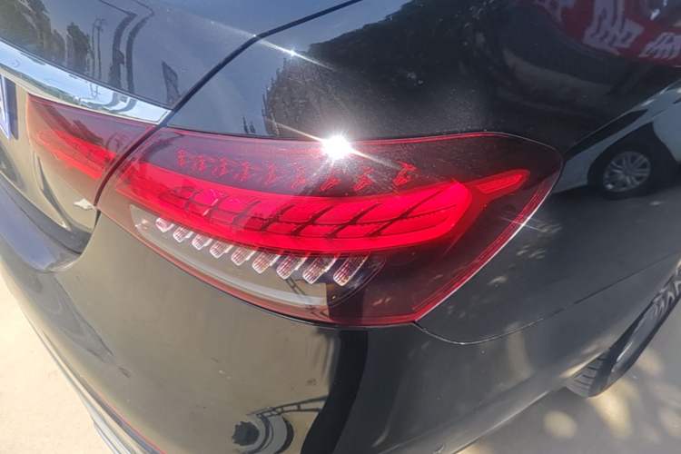 Used Mercedes-Benz E-Class 2023 Updated E 300 L Fashion Edition Right Rear Taillight