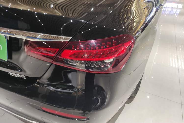 Used Mercedes-Benz E-Class 2023 E 300 L Luxury Model Right Rear Taillight