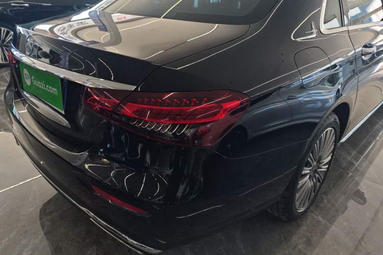 Used Mercedes-Benz E-Class 2023 Updated E 300 L Fashion Edition Right Rear Taillight