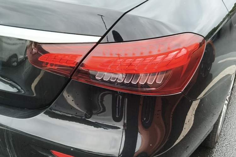 Used Mercedes-Benz E-Class 2023 E 300 L Luxury Model Right Rear Taillight