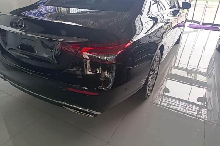 Used Mercedes-Benz E-Class 2023 Updated E 300 L Fashion Edition Right Rear Taillight