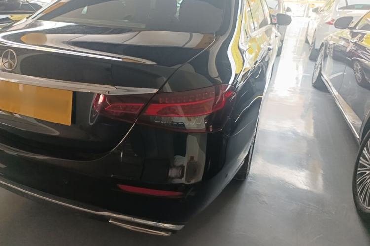 Used Mercedes-Benz E-Class 2023 Updated E 300 L Fashion Edition Right Rear Taillight