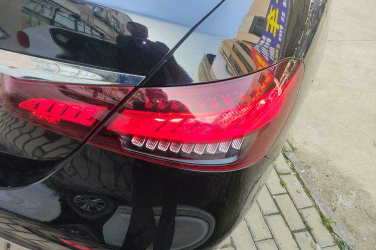 Used Mercedes-Benz E-Class 2023 E 300 L Stylish Model Right Rear Taillight