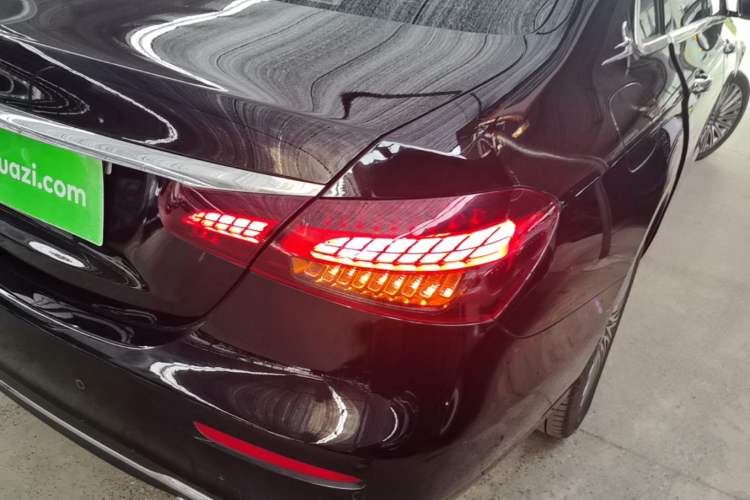 Used Mercedes-Benz E-Class 2023 Updated E 300 L Fashion Edition Right Rear Taillight