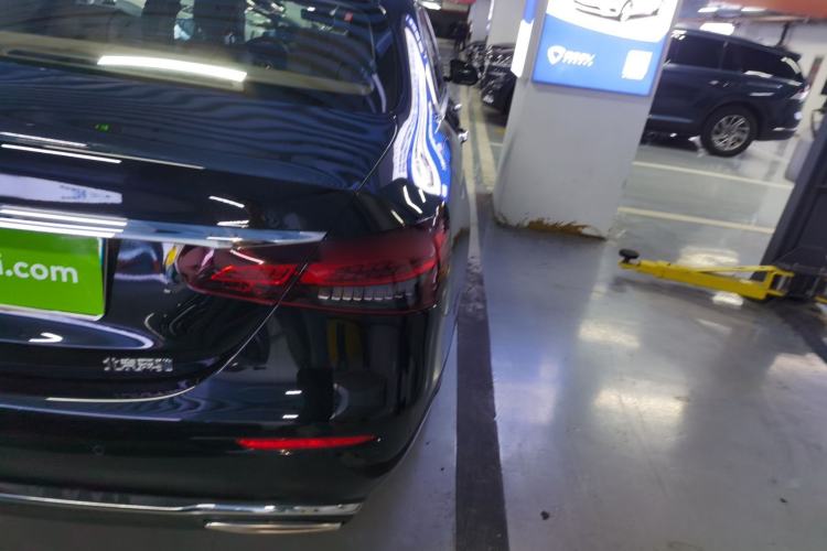Used Mercedes-Benz E-Class 2023 Updated E 300 L Luxury Edition Right Rear Taillight