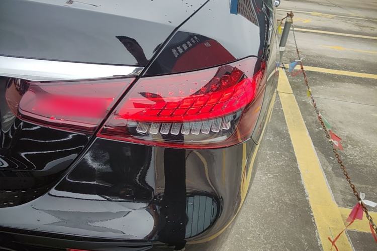 Used Mercedes-Benz E-Class 2023 Restyled E 300 L Sporty and Stylish Edition Right Rear Taillight