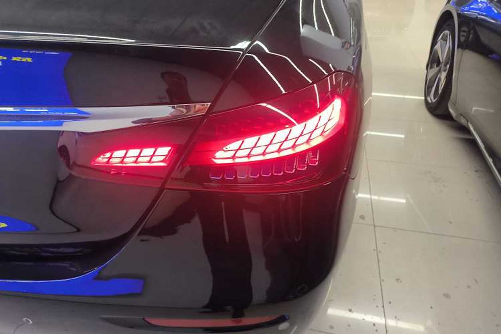 Used Mercedes-Benz E-Class 2023 Updated E 300 L Luxury Edition Right Rear Taillight