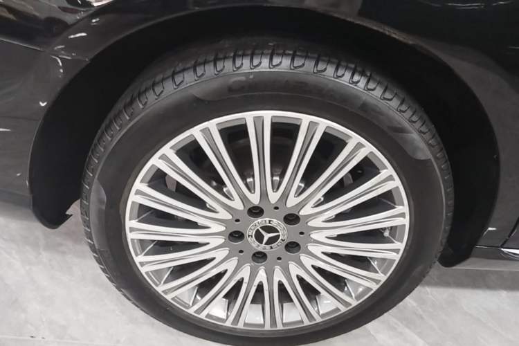 Used Mercedes-Benz E-Class 2023 Updated E 300 L Fashion Edition Right Rear Wheel Hub