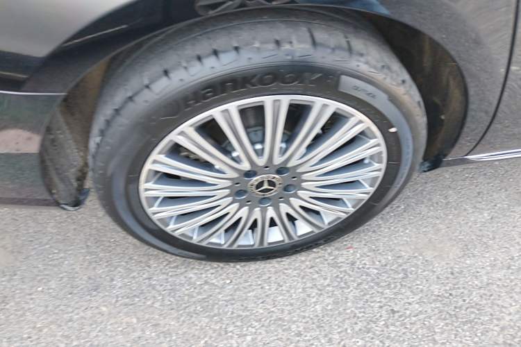 Used Mercedes-Benz E-Class 2023 E 300 L Luxury Model Right Rear Wheel Hub