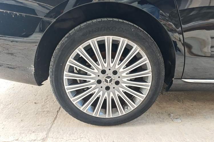 Used Mercedes-Benz E-Class 2023 E 300 L Stylish Model Right Rear Wheel Hub