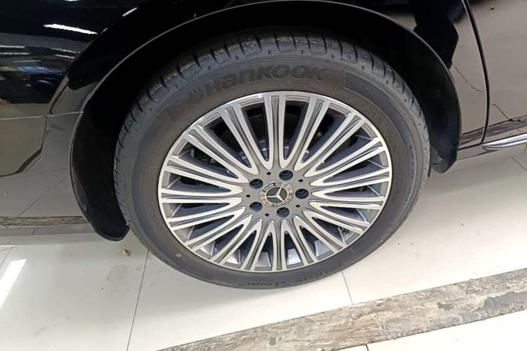 Used Mercedes-Benz E-Class 2023 Updated E 300 L Fashion Edition Right Rear Wheel Hub