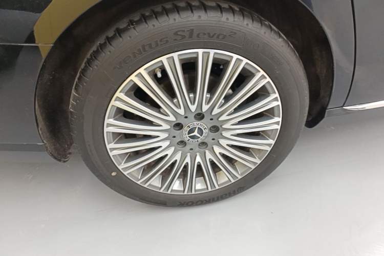 Used Mercedes-Benz E-Class 2023 E 300 L Stylish Model Right Rear Wheel Hub