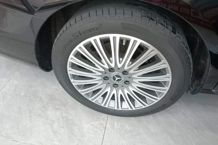 Used Mercedes-Benz E-Class 2023 E 300 L Luxury Model Right Rear Wheel Hub