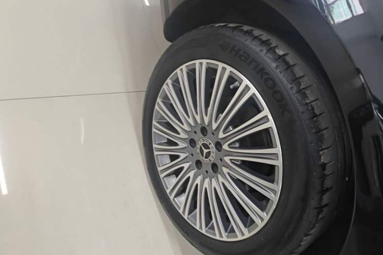 Used Mercedes-Benz E-Class 2023 Revised E 300 L Prestige Edition Right Rear Wheel Hub