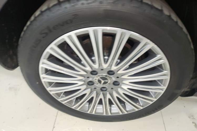 Used Mercedes-Benz E-Class 2023 Updated E 300 L Fashion Edition Right Rear Wheel Hub